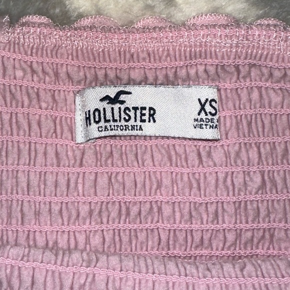 Hollister Ripped Ruffle Crop Tanktop - Picture 3 of 3